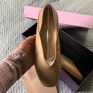 Nude leather flats 7W—Empress brand, new in box